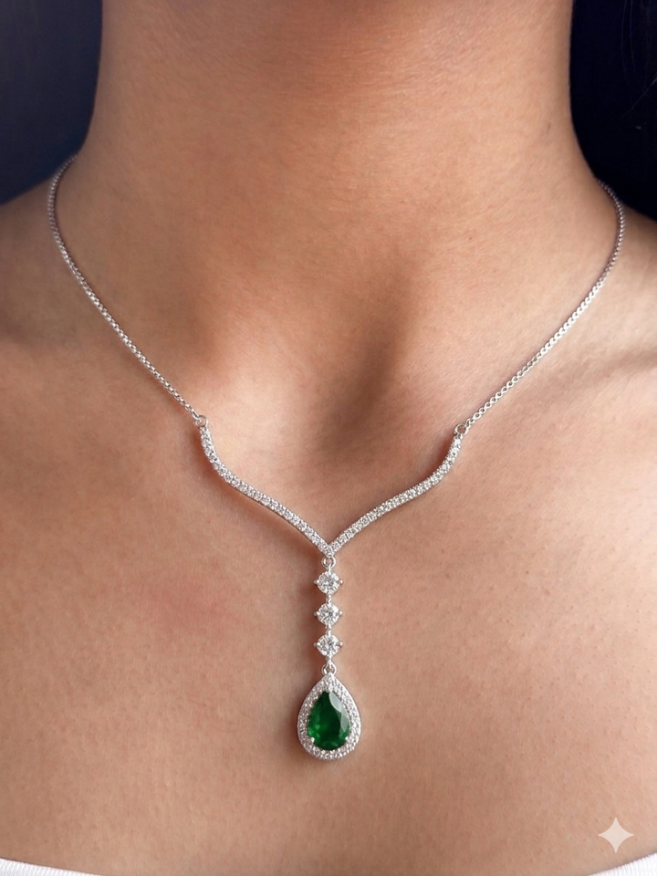 Emerald Green Pear-Cut Zircon Drop Necklace - Royal Chevron Design - Sterling Silver 925