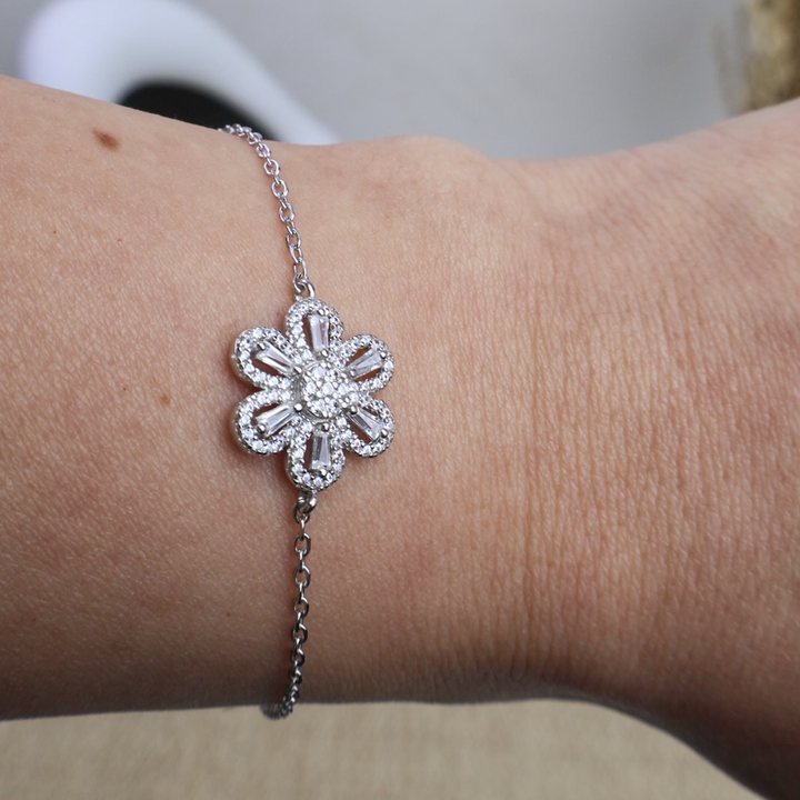 925 Sterling Silver Flower Bracelet – Elegant Sparkling Floral Design