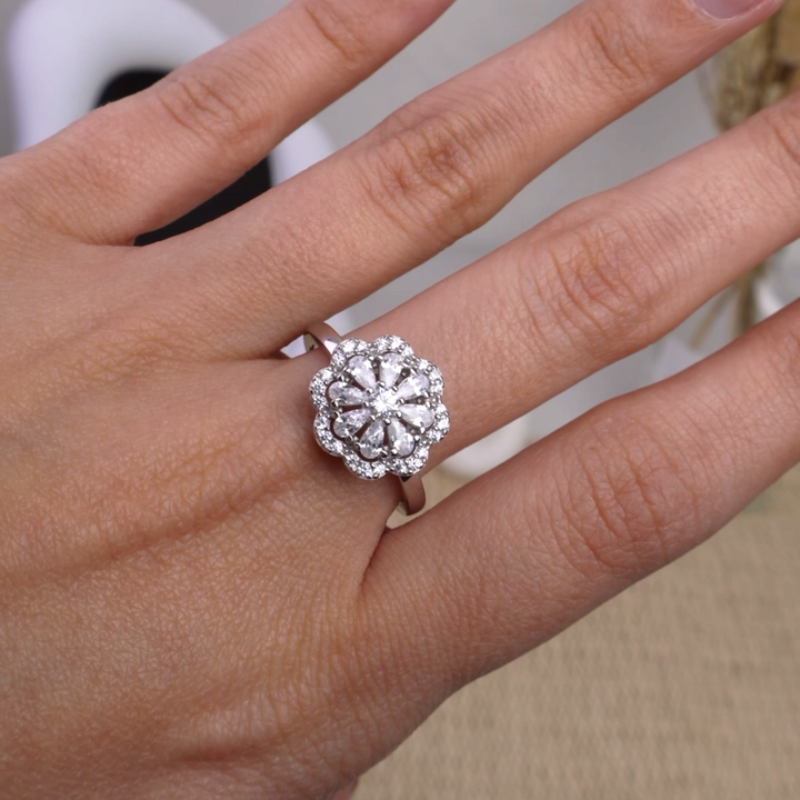 925 Sterling Silver Floral Halo Ring – Elegant Sparkling Flower Design