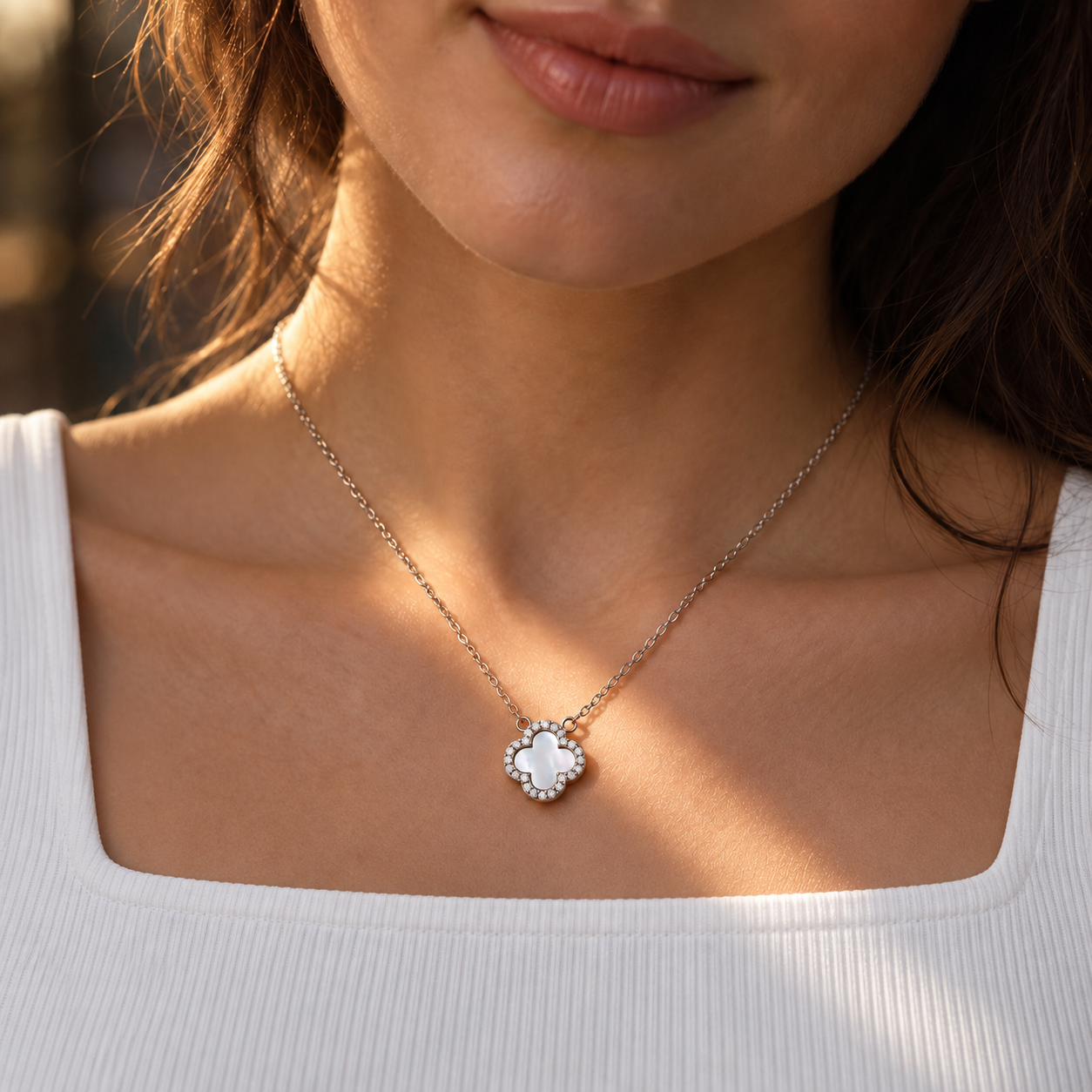 Mother of Pearl Clover Necklace in 925 Sterling Silver