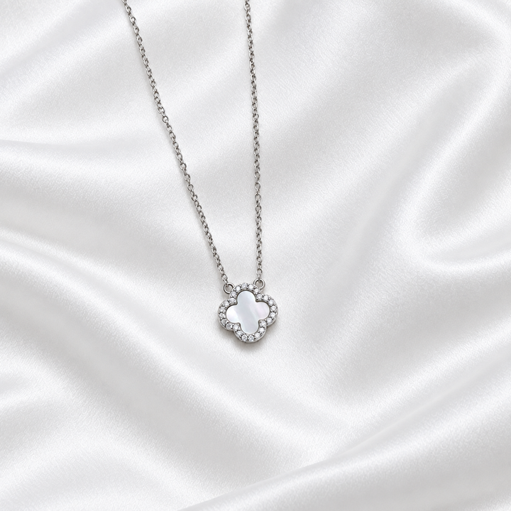 Mother of Pearl Clover Necklace in 925 Sterling Silver
