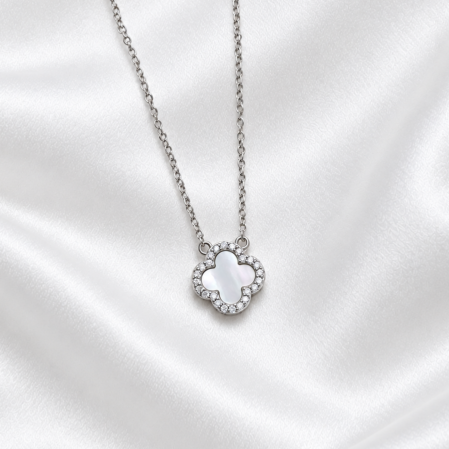 Mother of Pearl Clover Necklace in 925 Sterling Silver