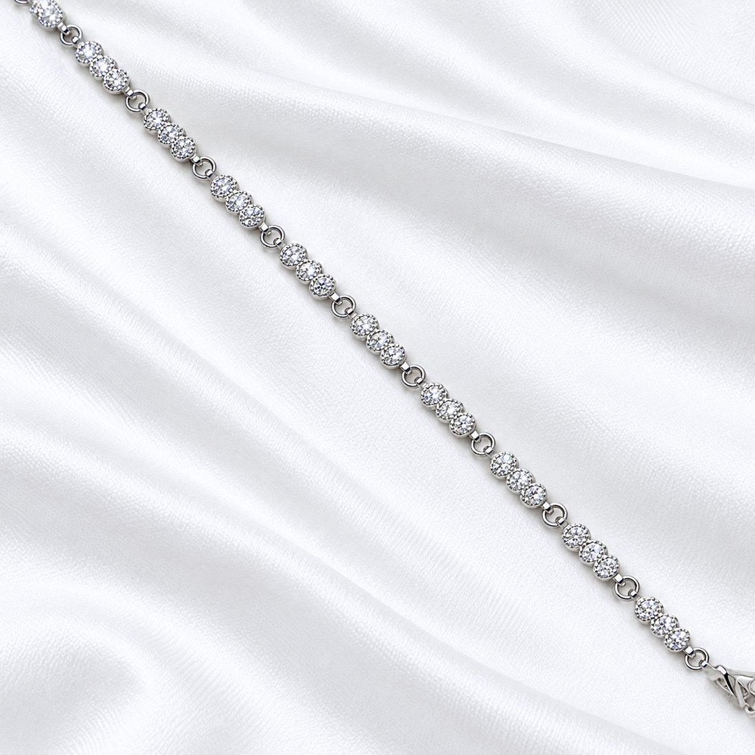 925 Sterling Silver Sparkling Cluster Bracelet - 20cm - adjustable 16.5 - 19.5
