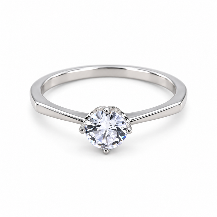 Round-Cut Solitaire Ring in 925 Sterling Silver