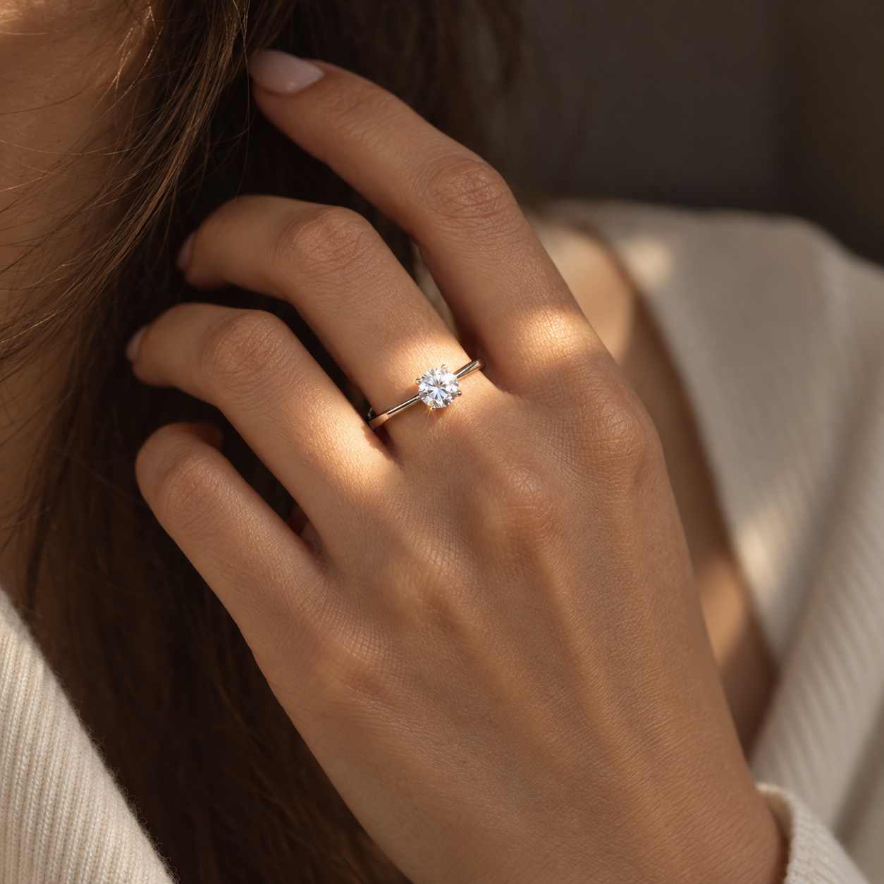 Round-Cut Solitaire Ring in 925 Sterling Silver