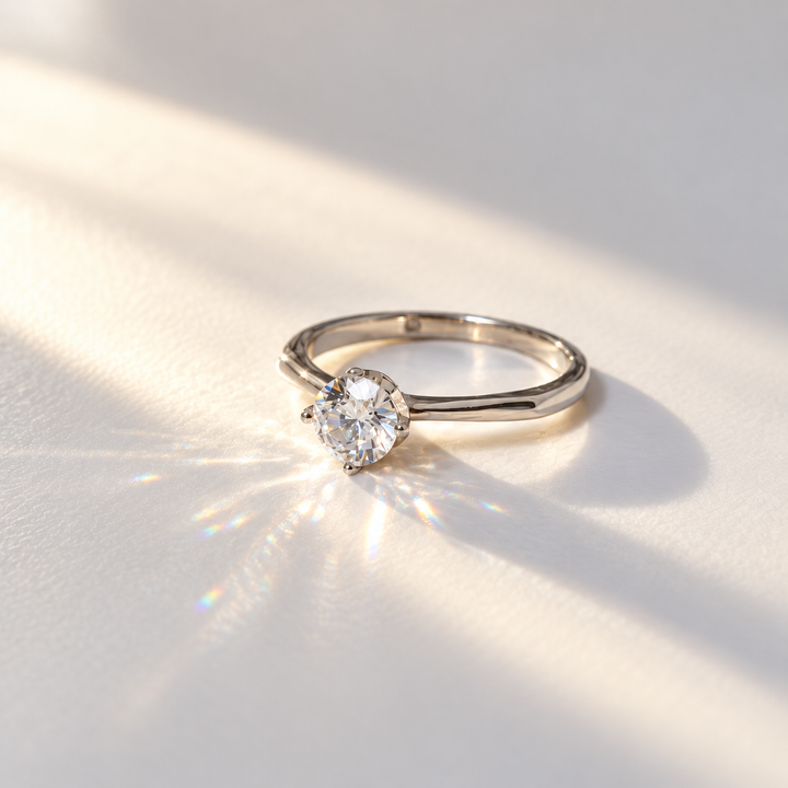 Round-Cut Solitaire Ring in 925 Sterling Silver