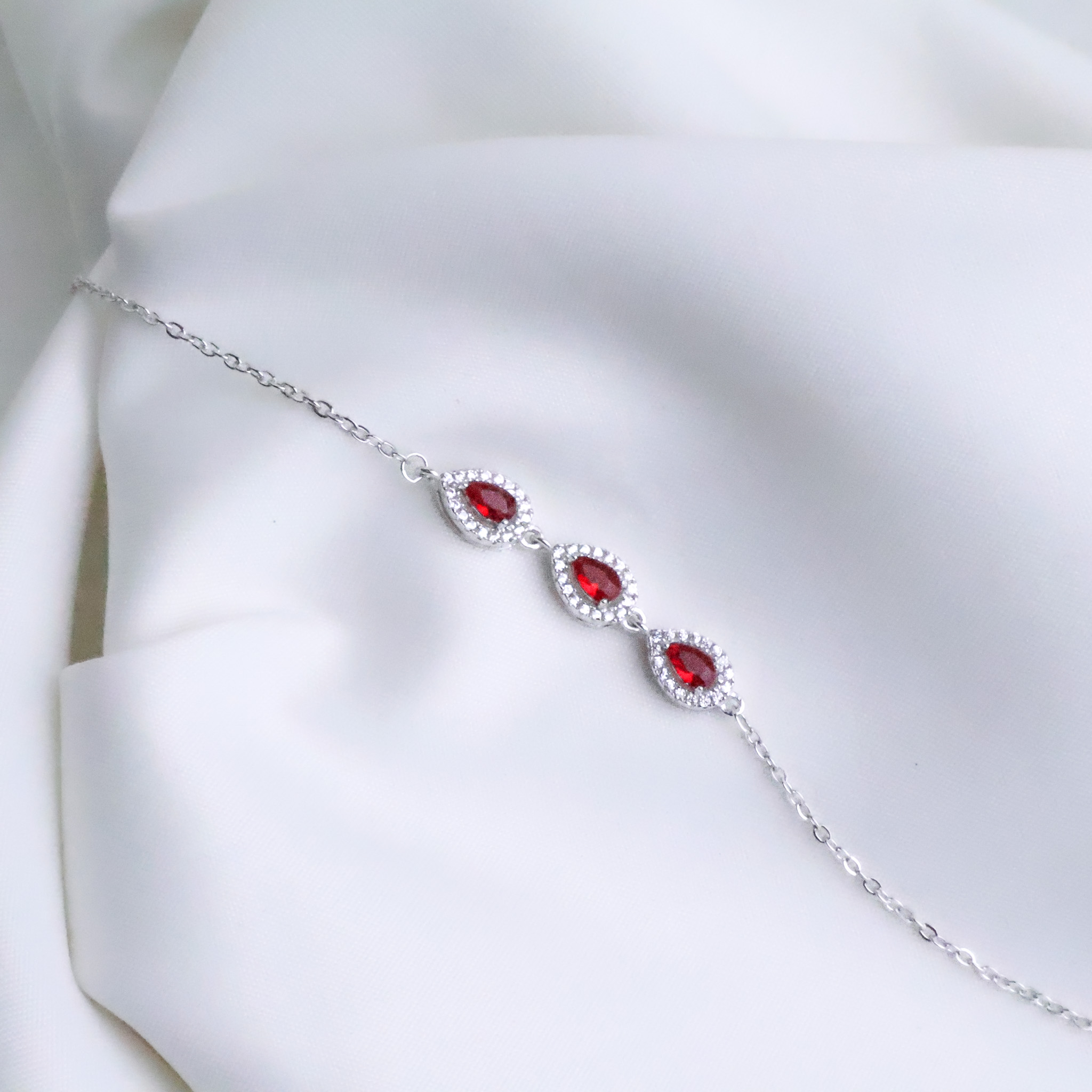 Scarlet Teardrop Trio Bracelet – 925 Sterling Silver Ruby Red, Lengh 18cm