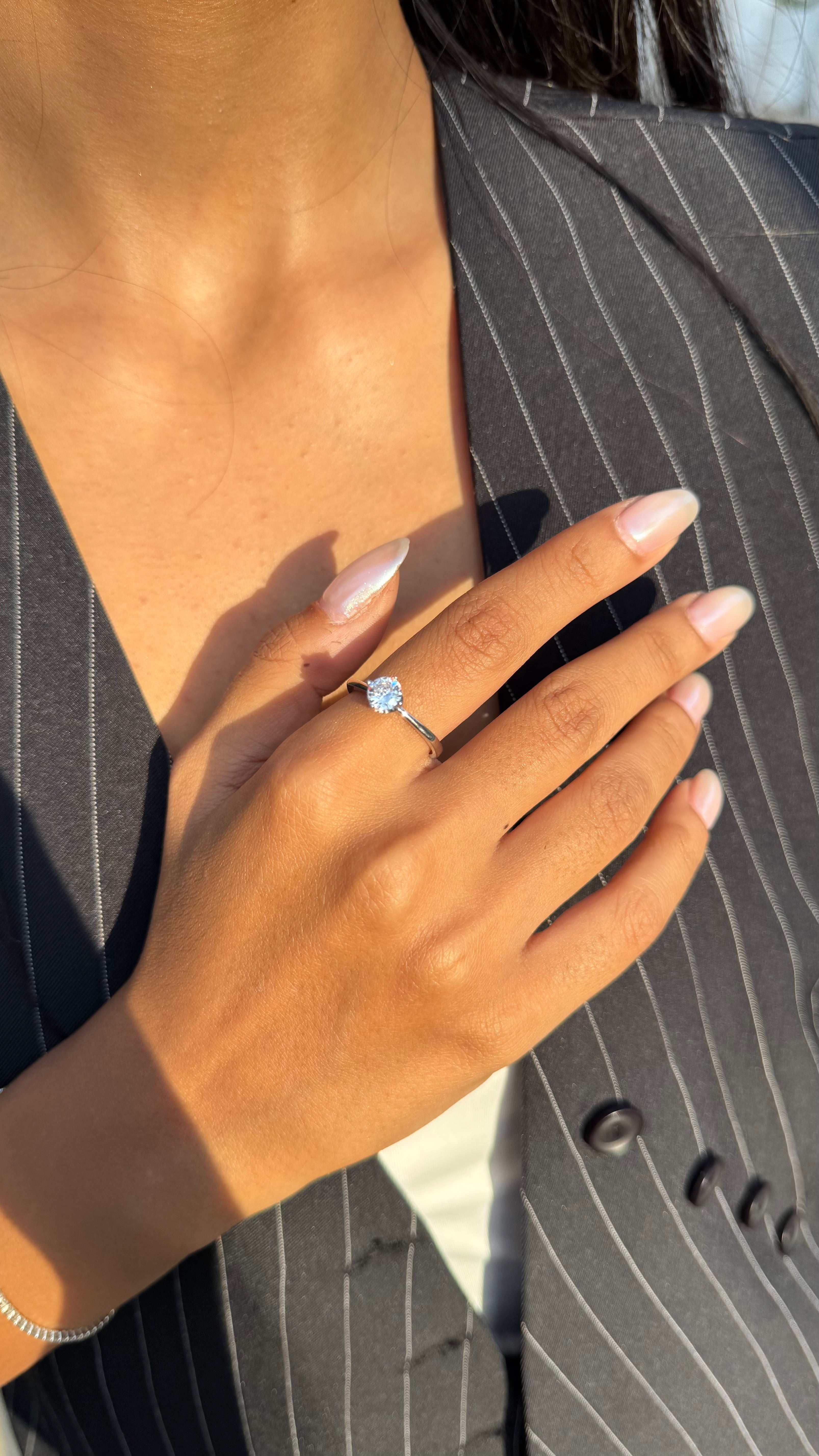 Elegant Solitaire Leaf Ring