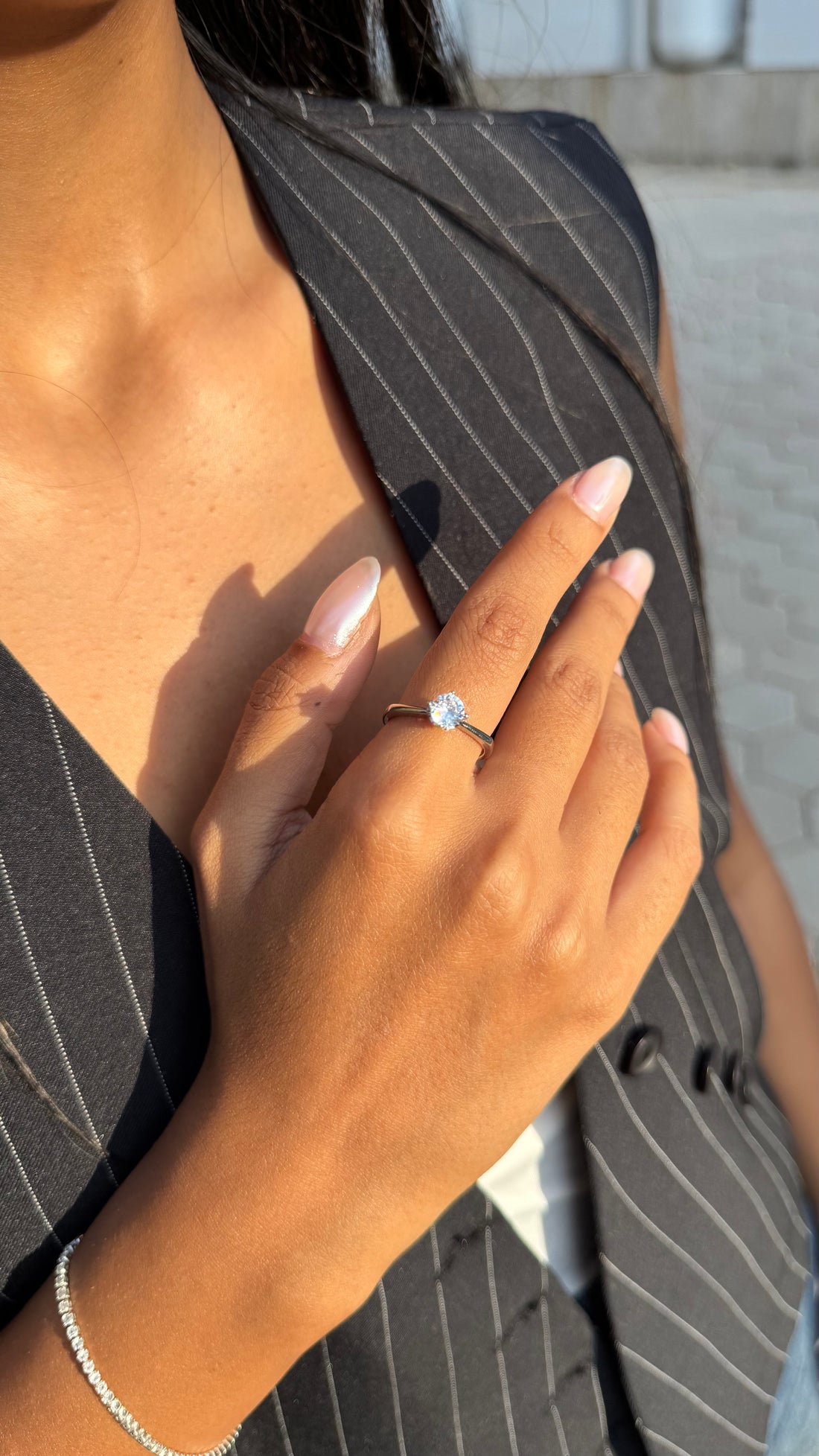 Elegant Solitaire Leaf Ring