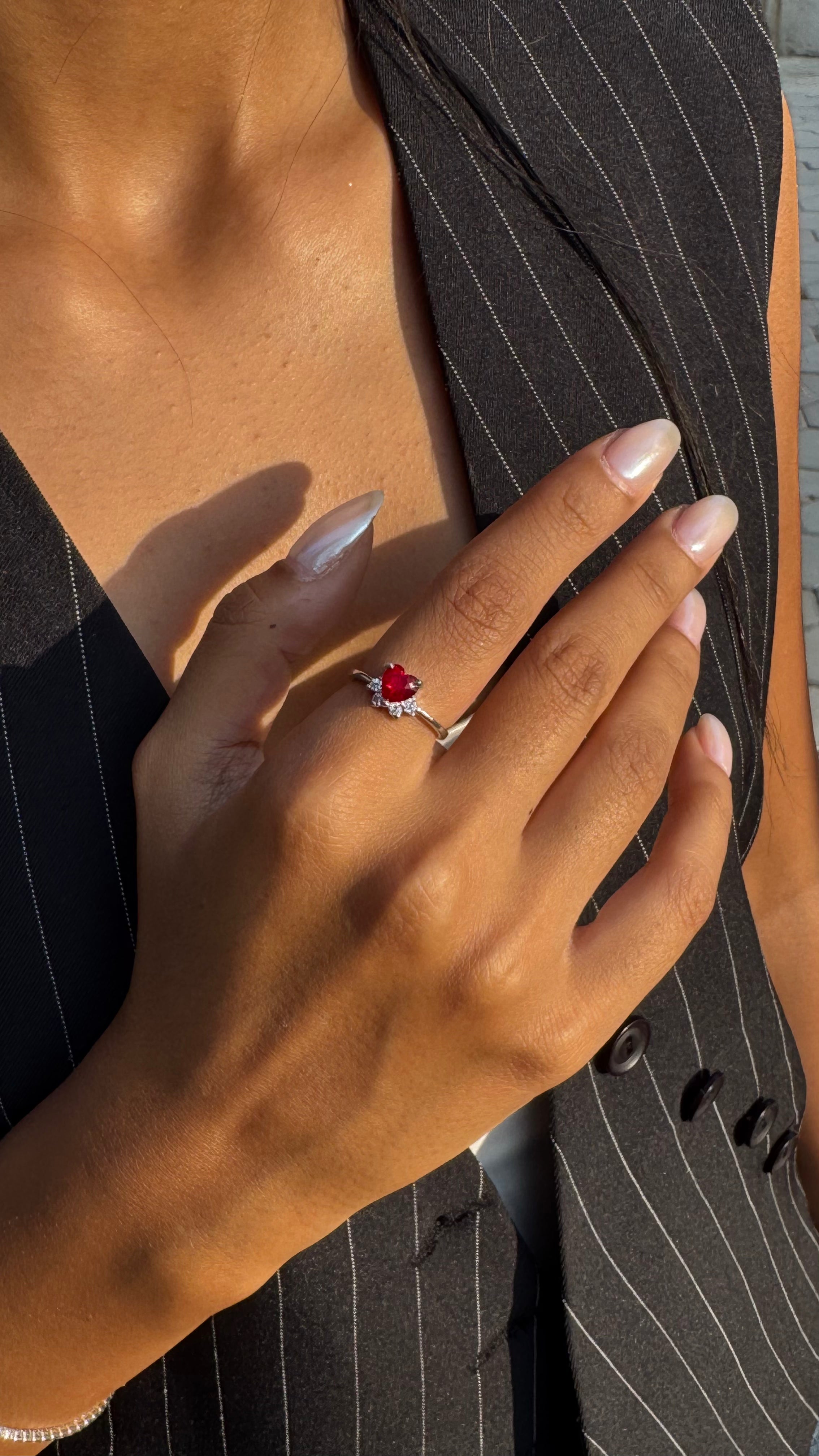 Elegant Red Oval Ring