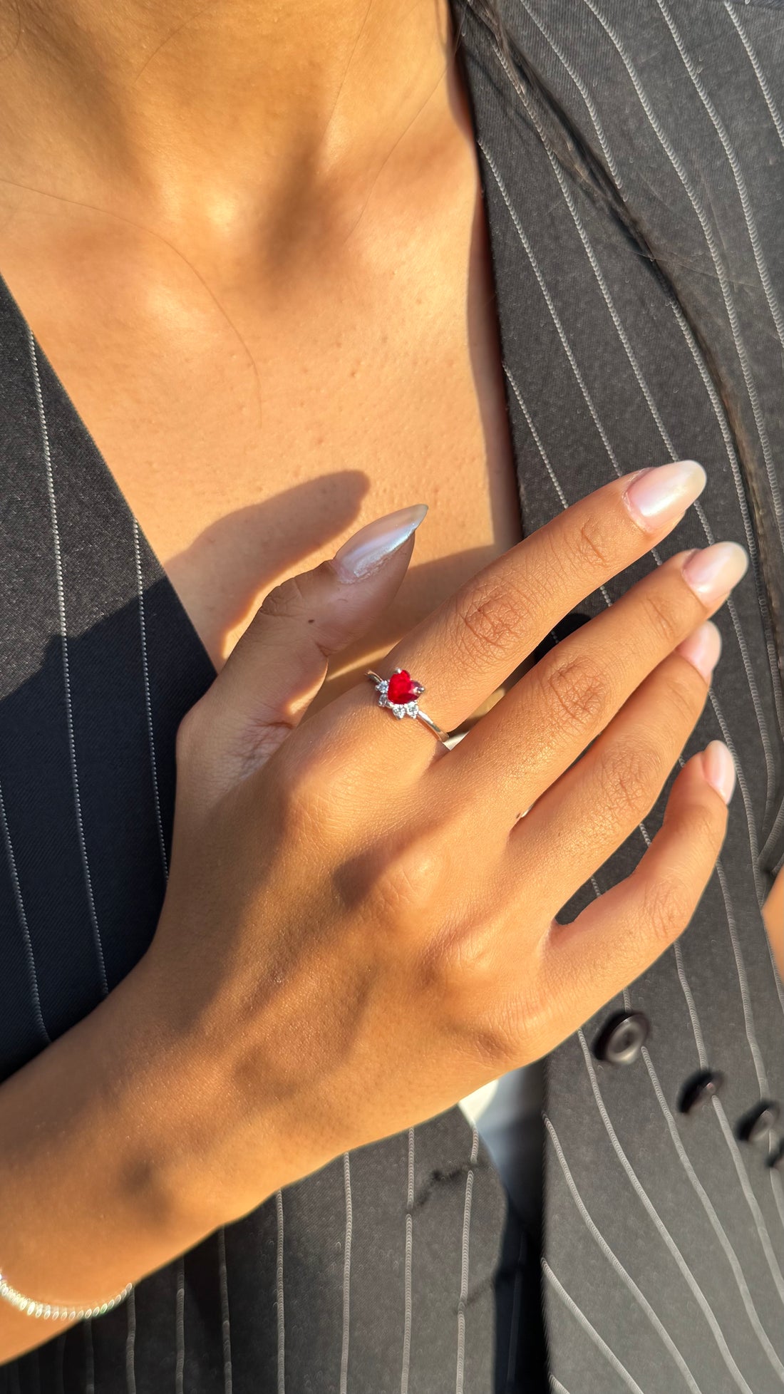 Elegant Red Oval Ring
