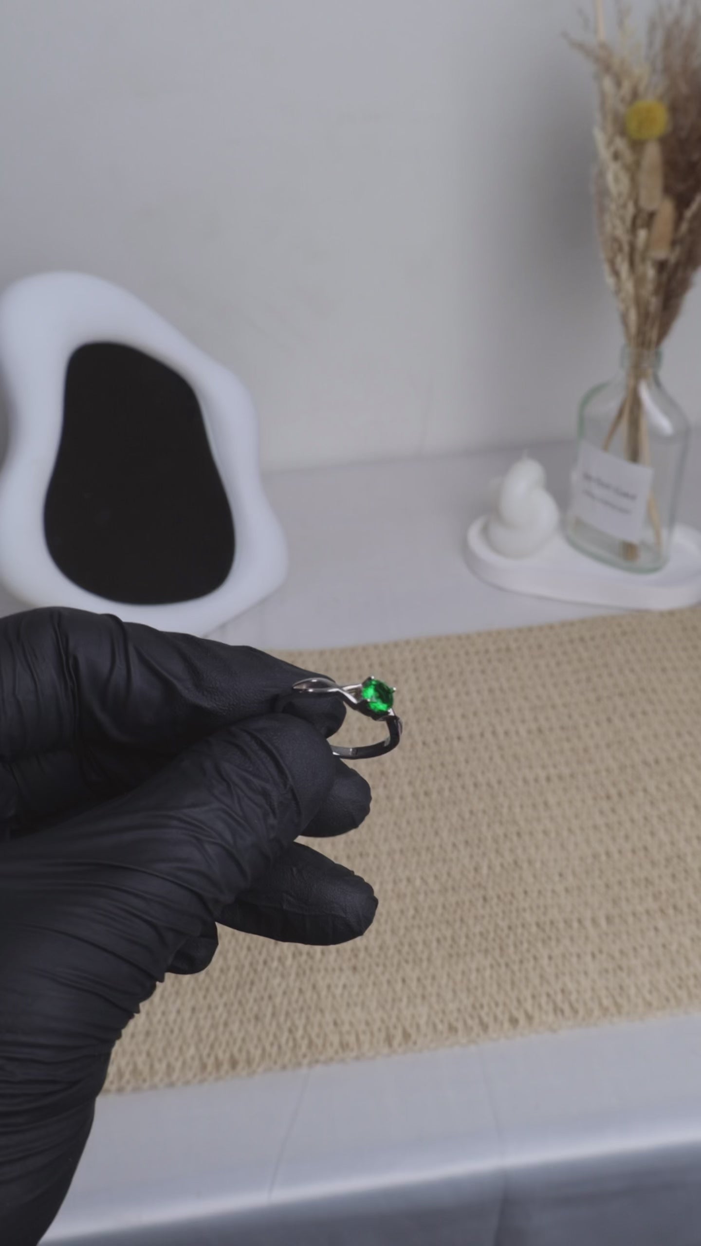 Green Elegance Silver Ring